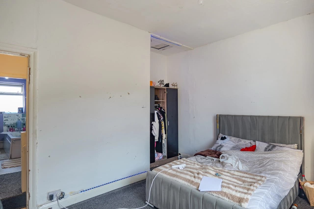 property photo 11 of 20