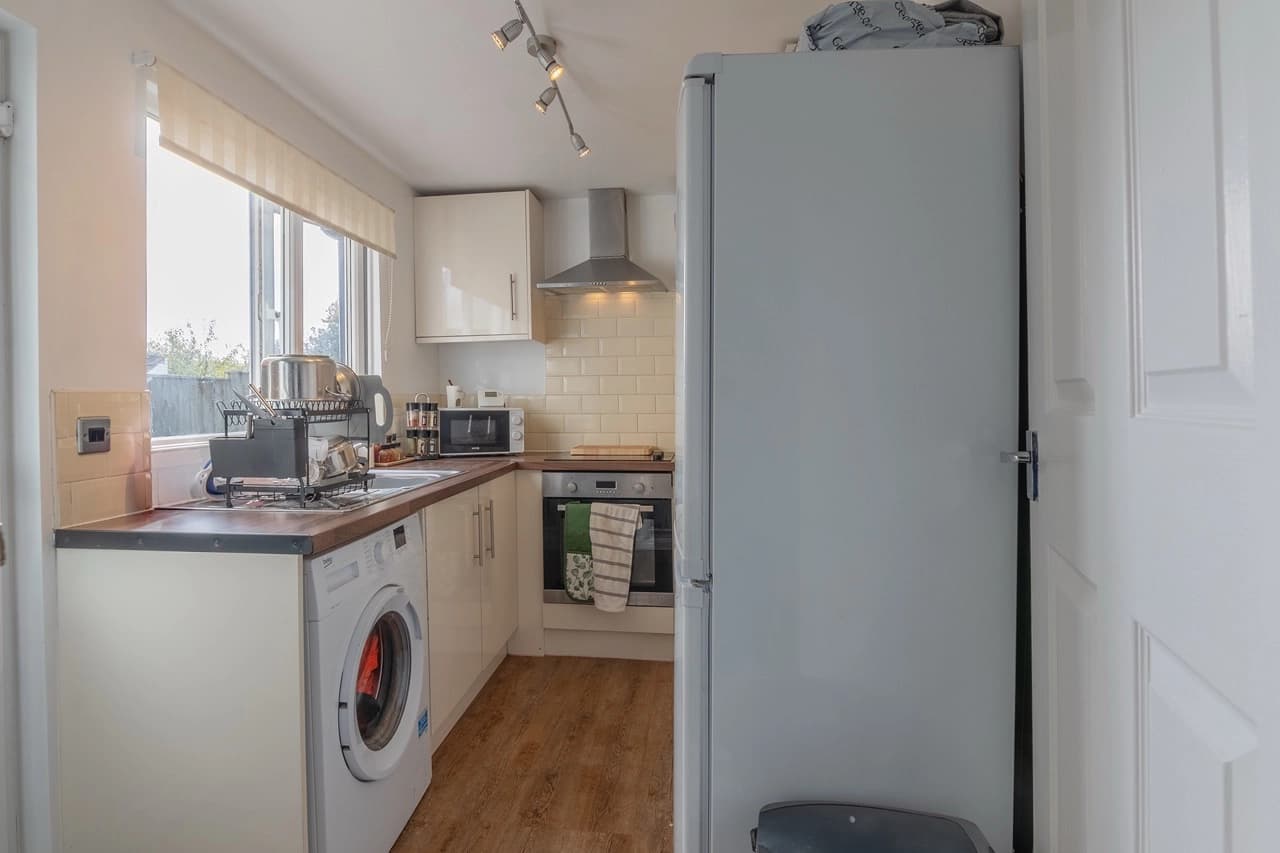 property photo 10 of 28