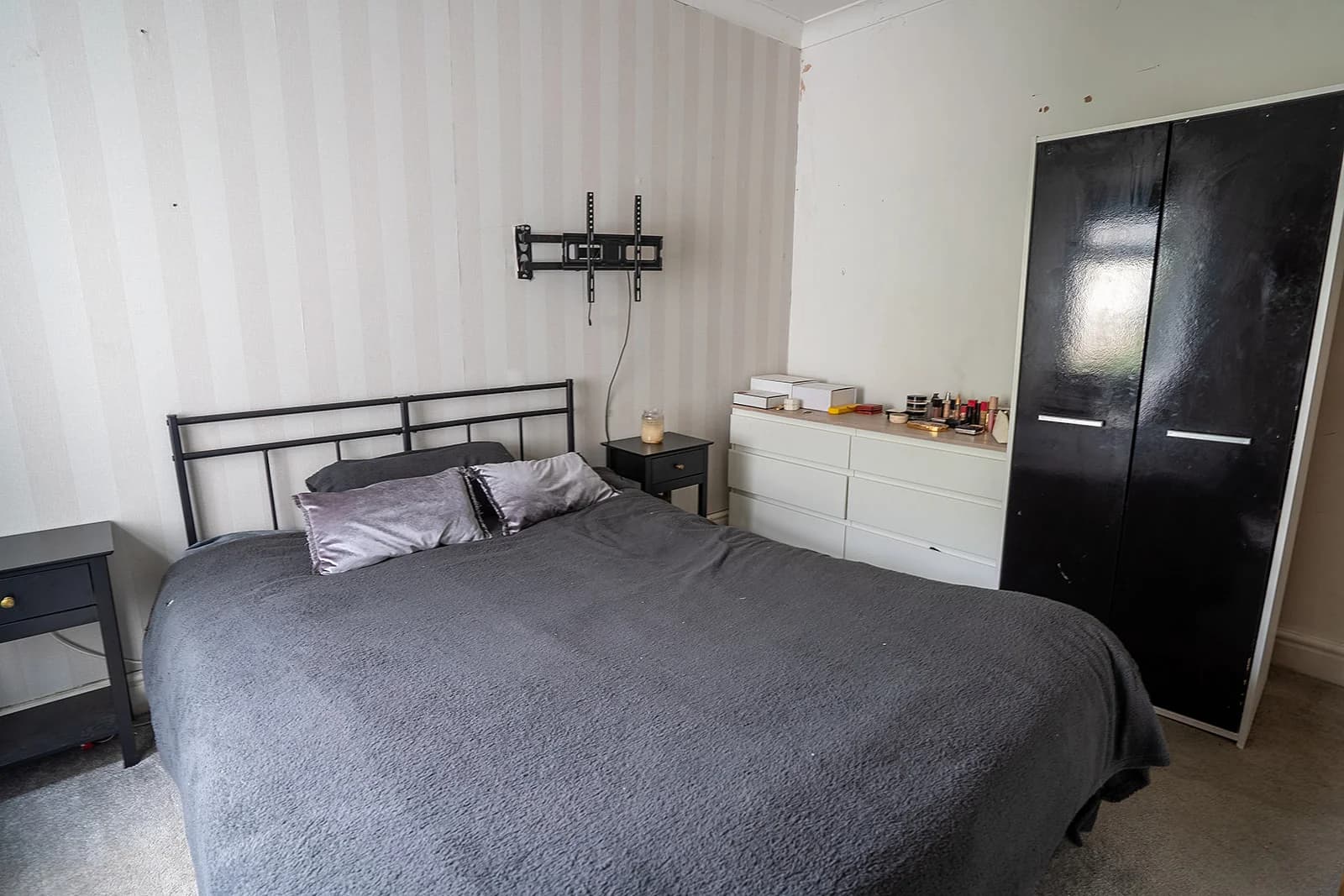 property photo 14 of 26