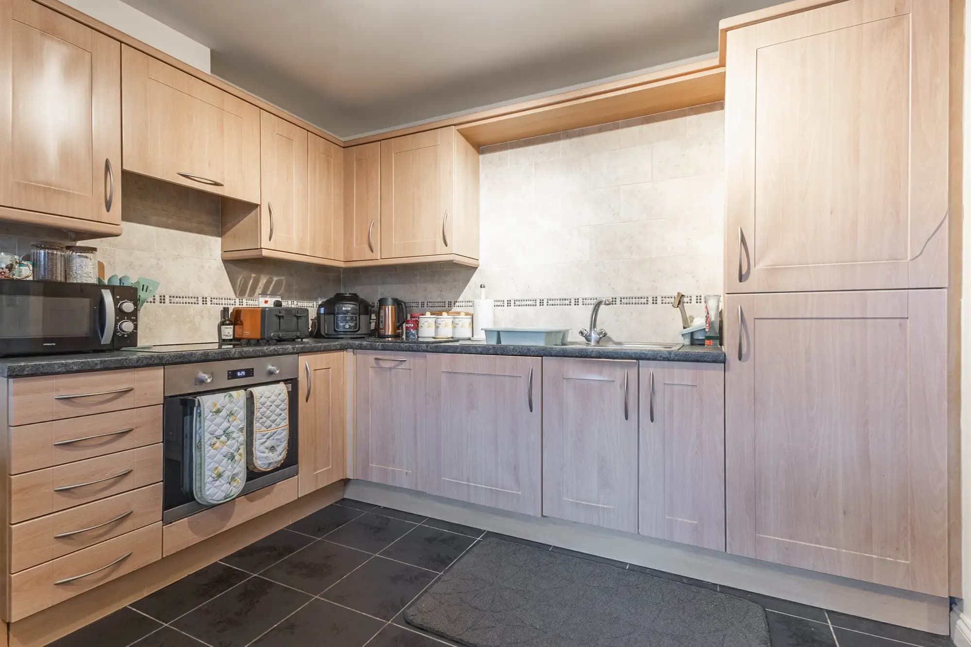 property photo 6 of 15