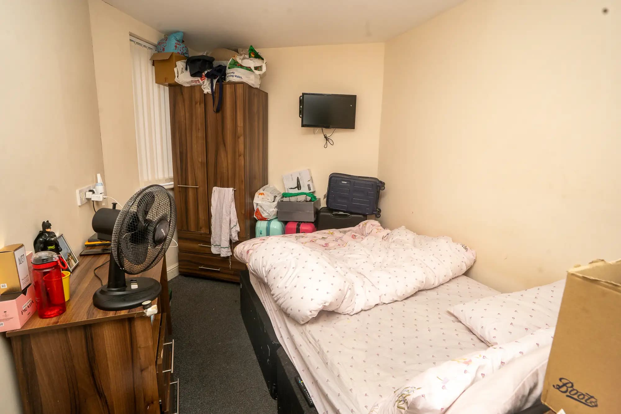 property photo 9 of 13