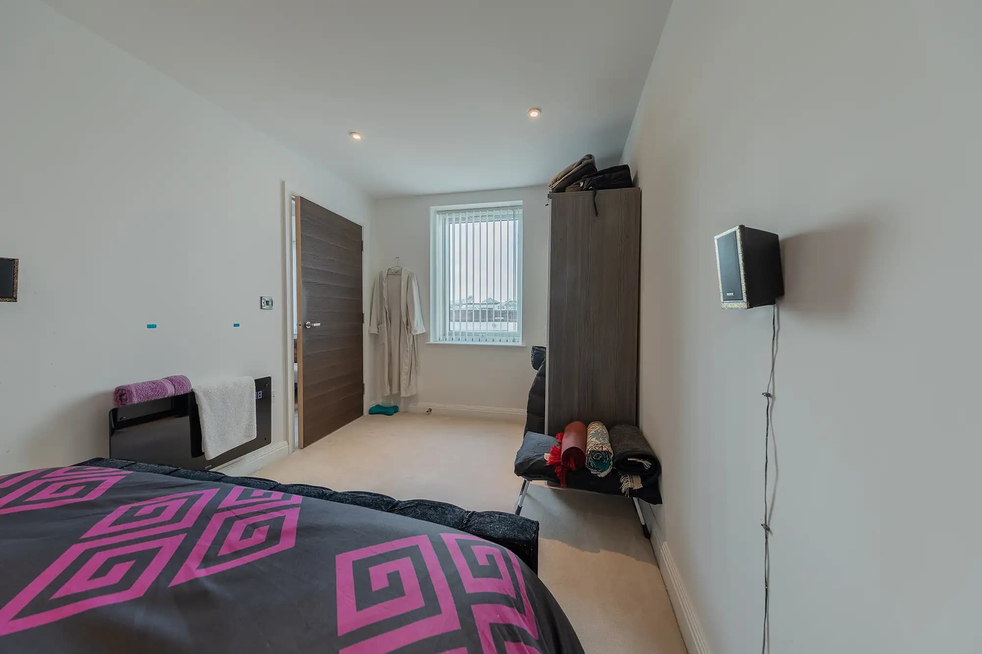 property photo 11 of 16