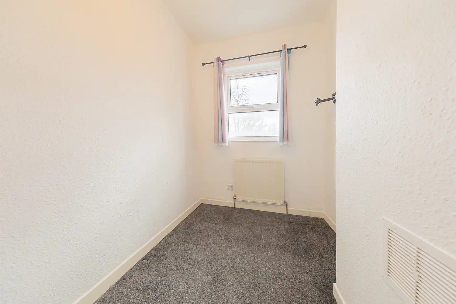 property photo 13 of 26