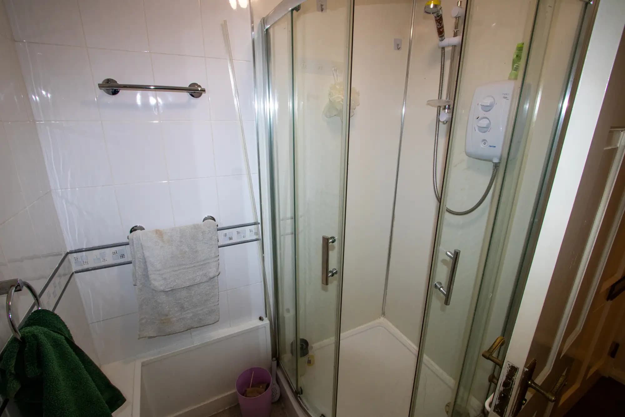 property photo 8 of 19