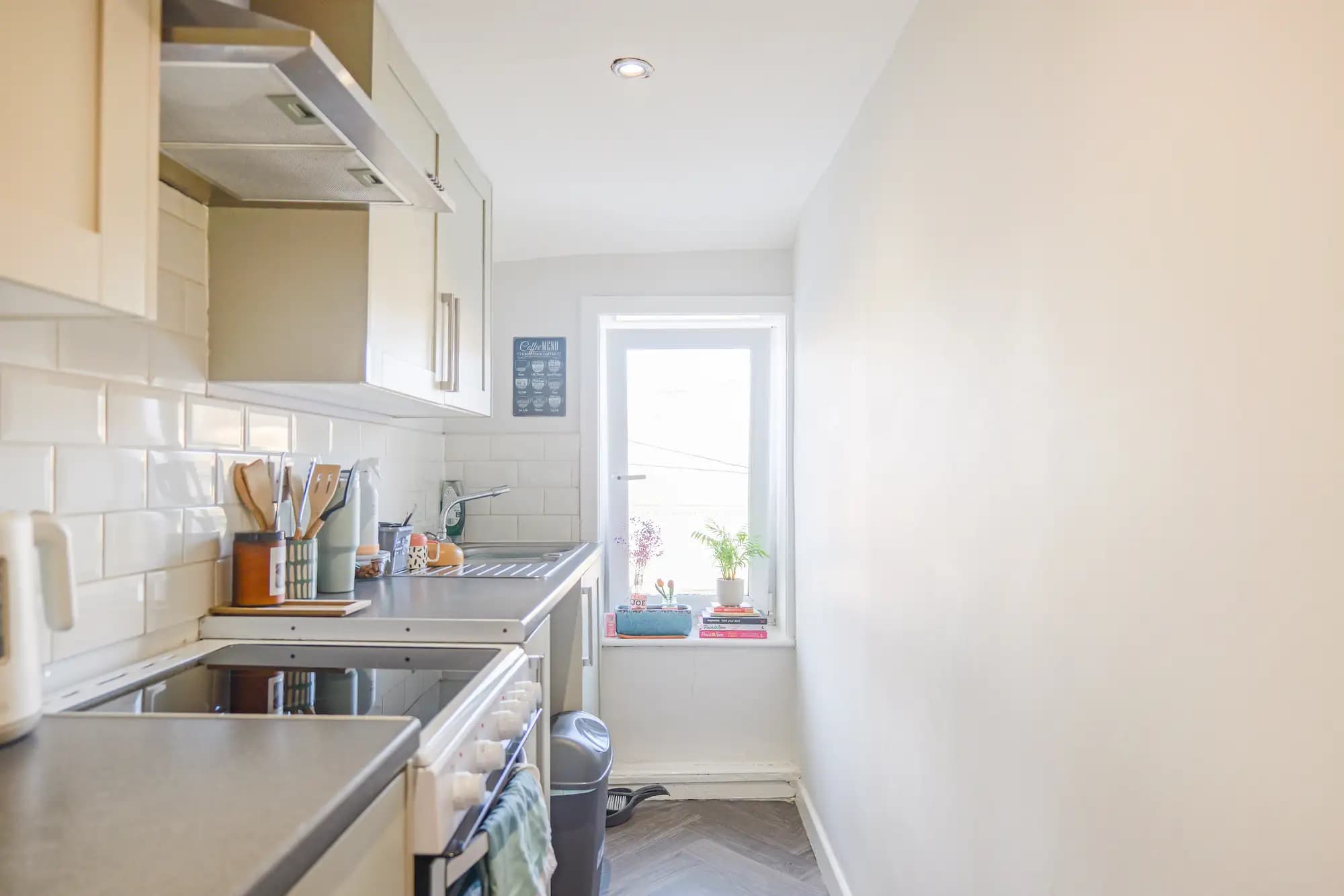 property photo 5 of 23