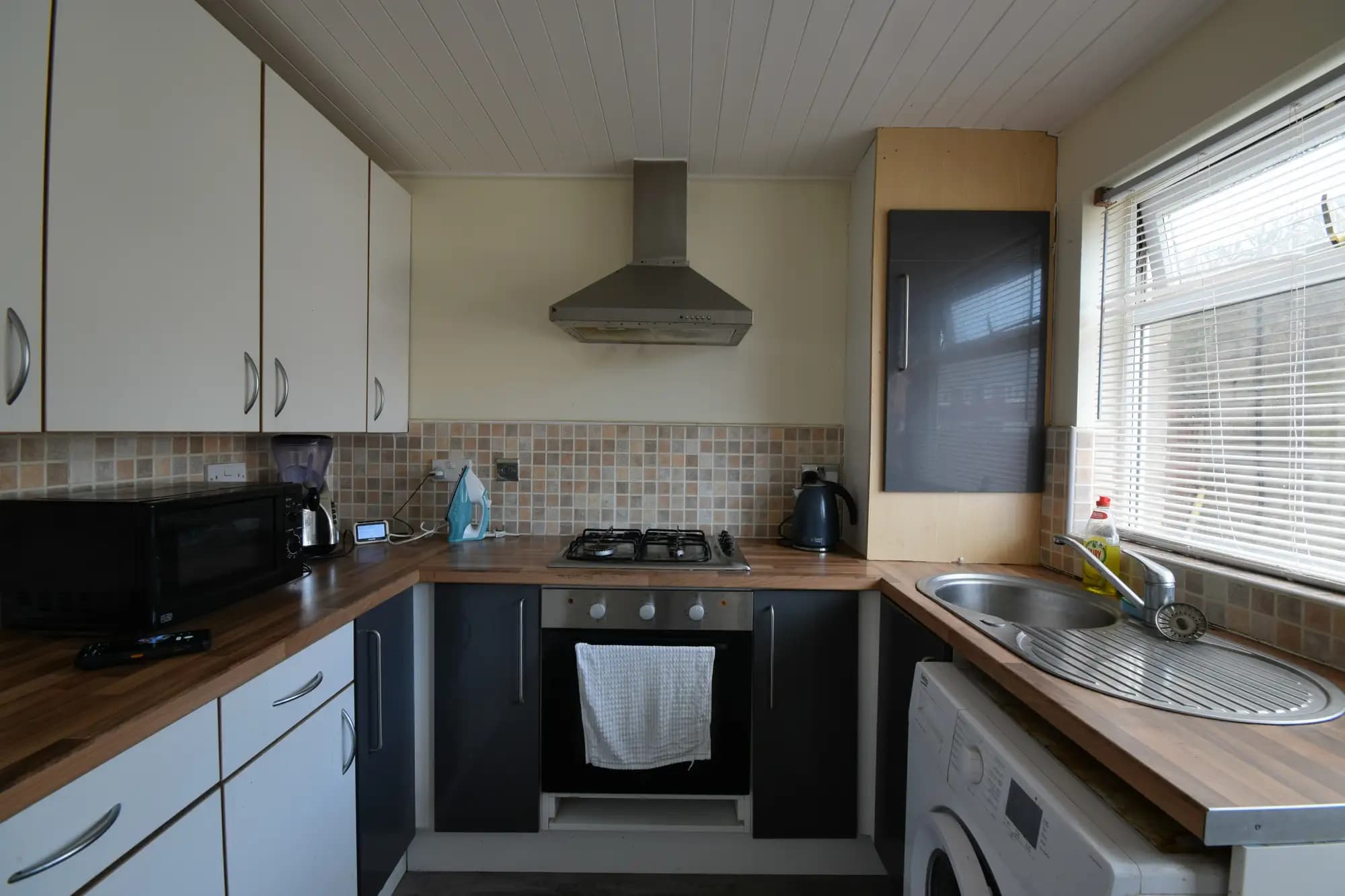property photo 7 of 18