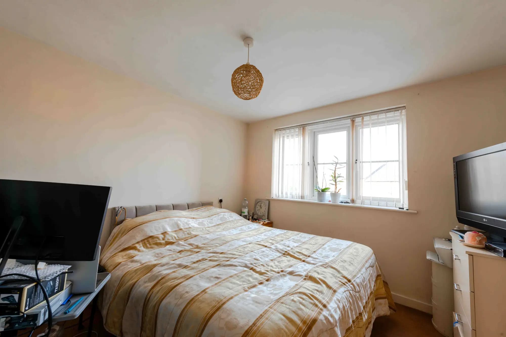 property photo 11 of 22