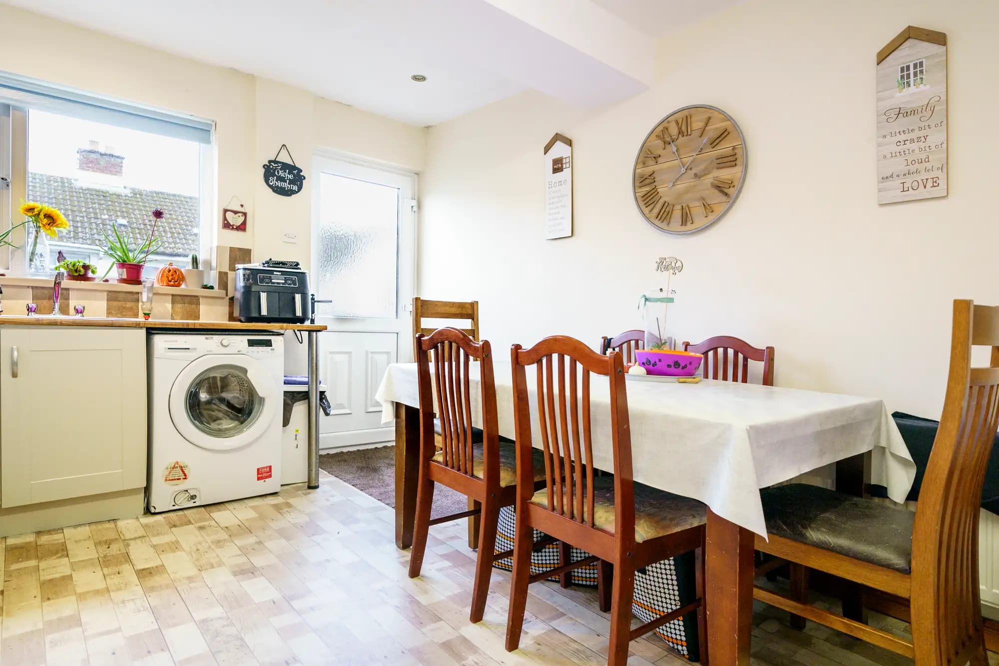 property photo 9 of 32