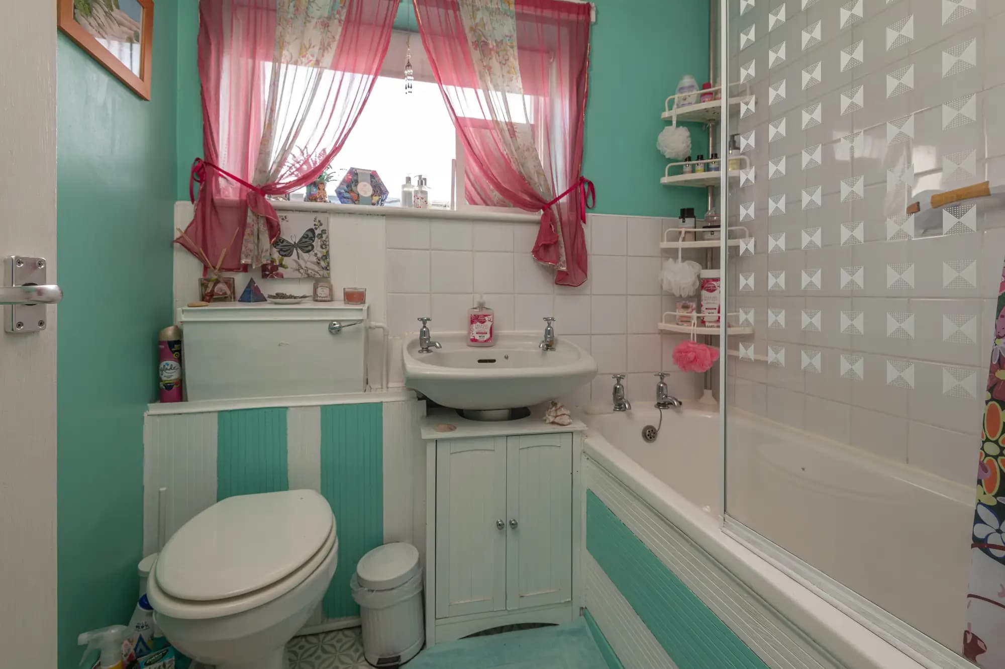 property photo 8 of 16