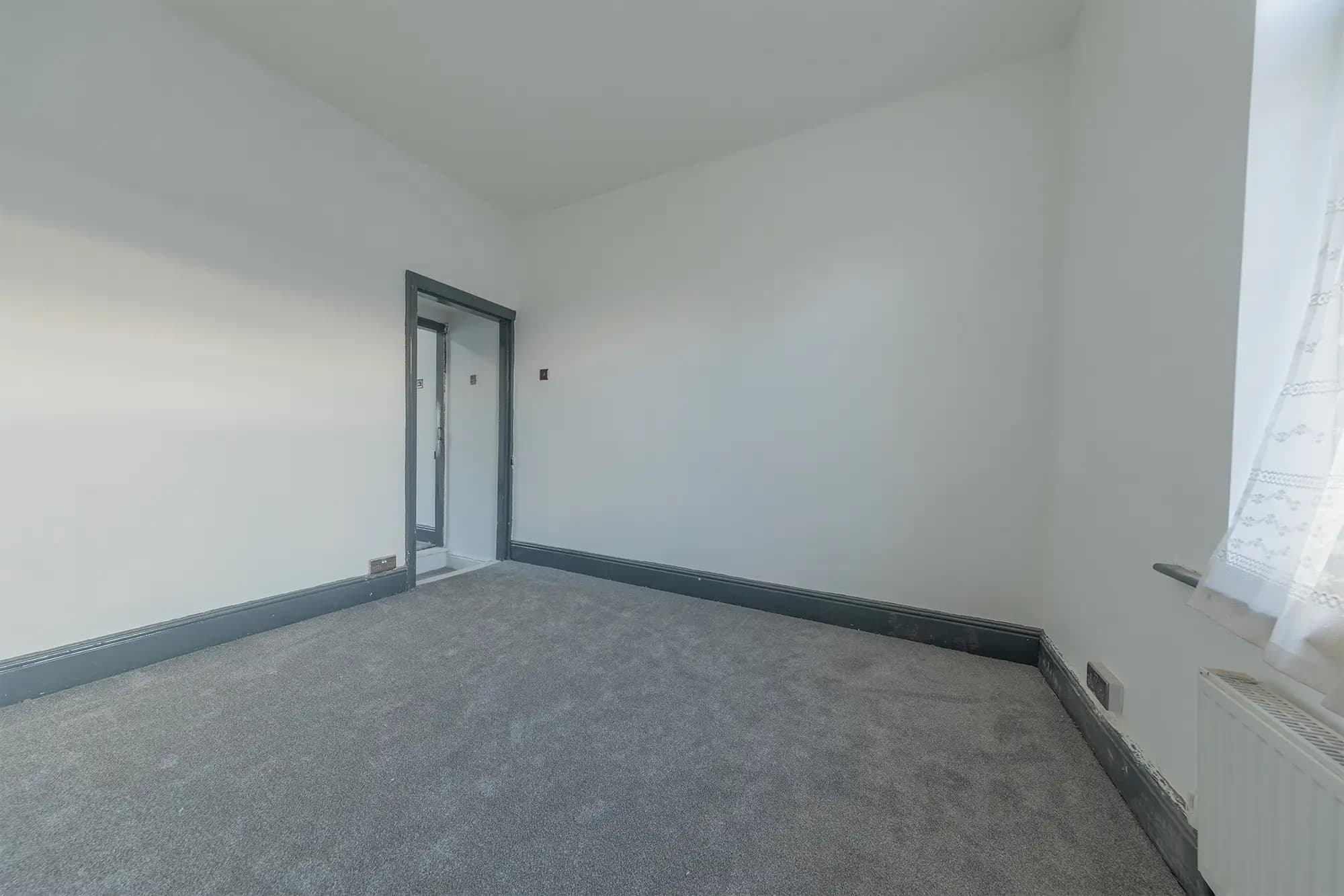 property photo 9 of 23