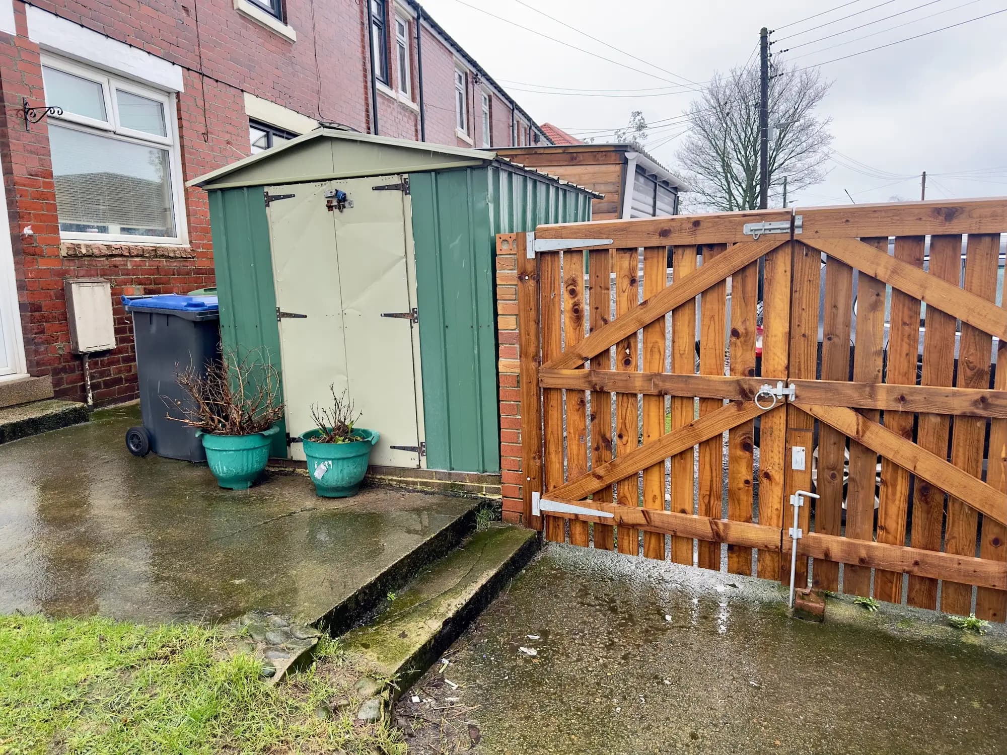 property photo 3 of 31