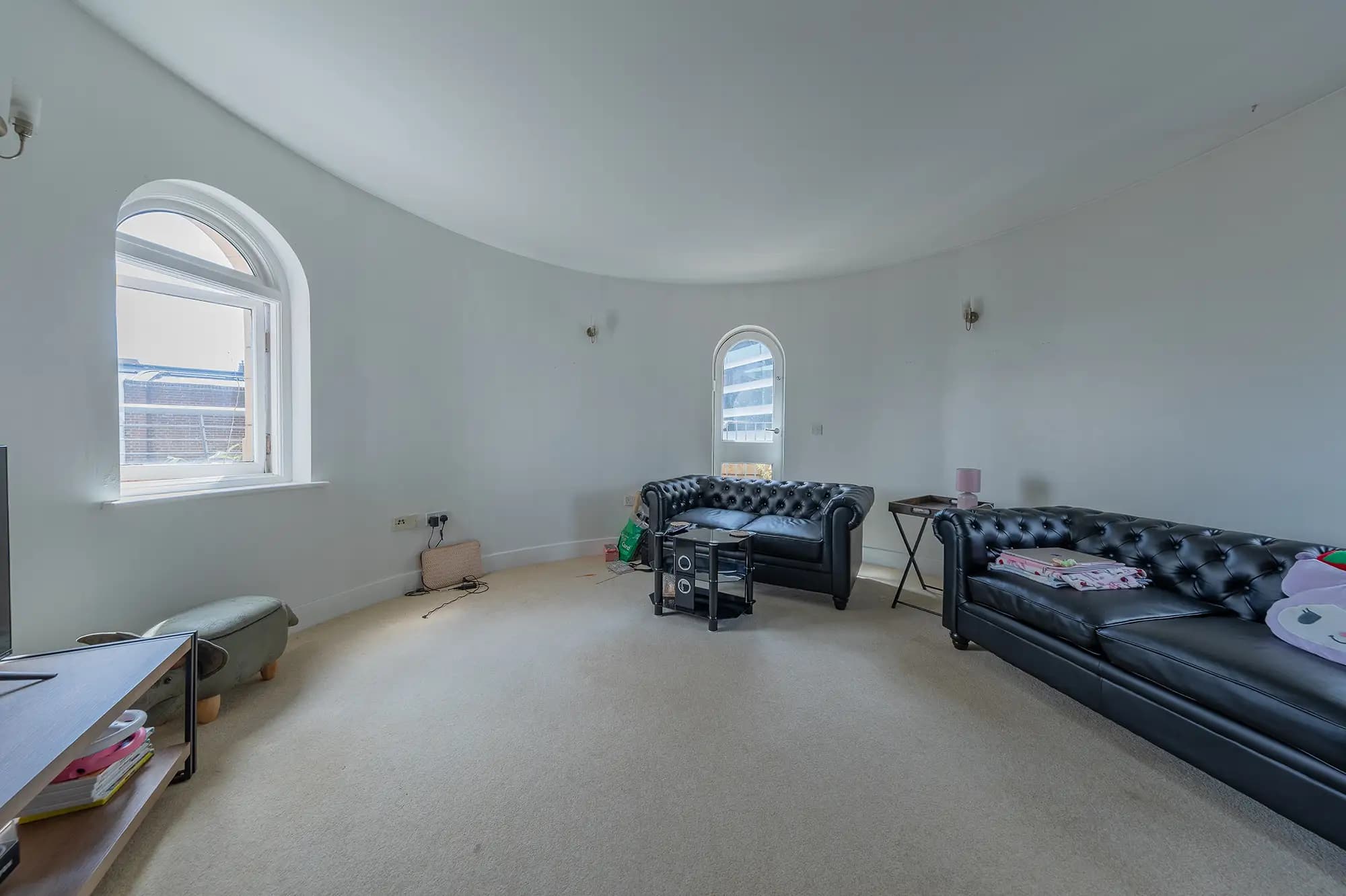 property photo 3 of 20
