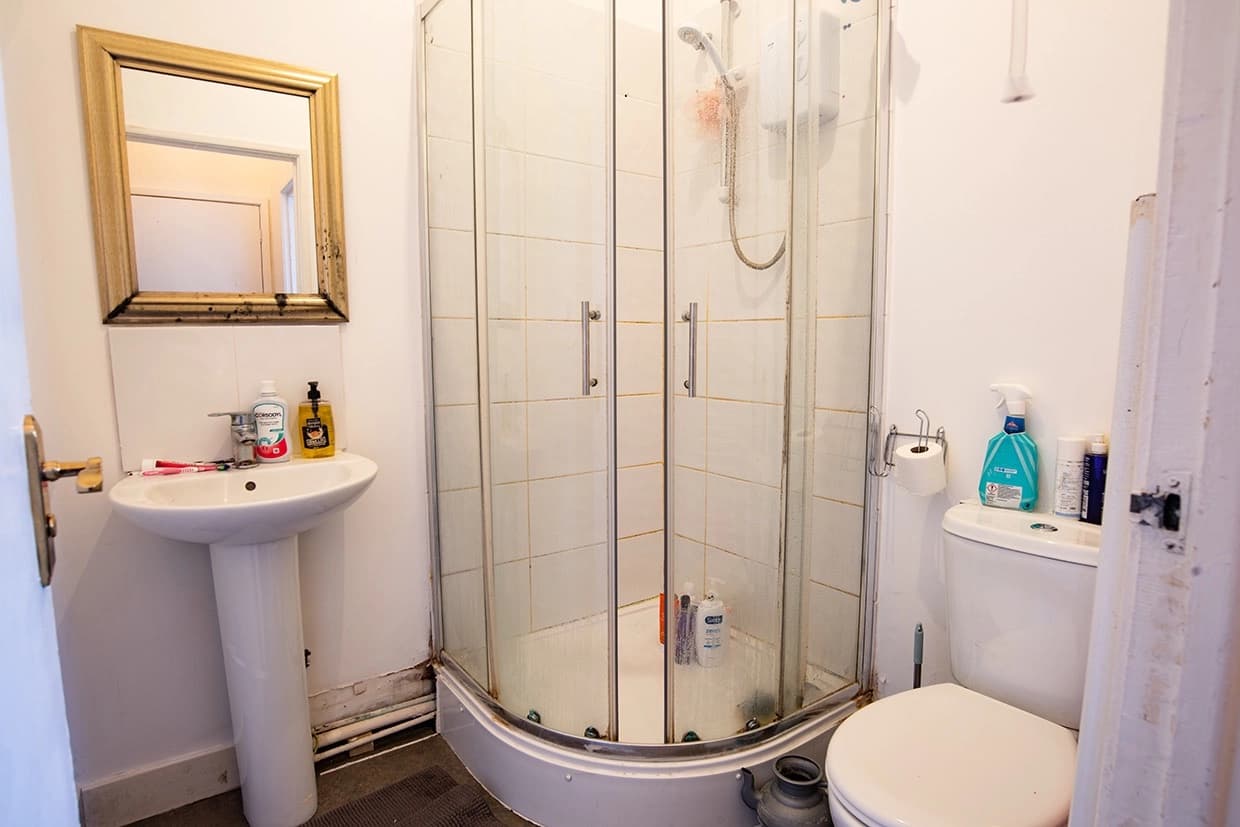 property photo 8 of 16