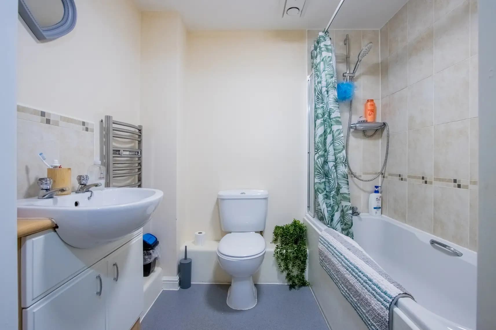 property photo 6 of 13