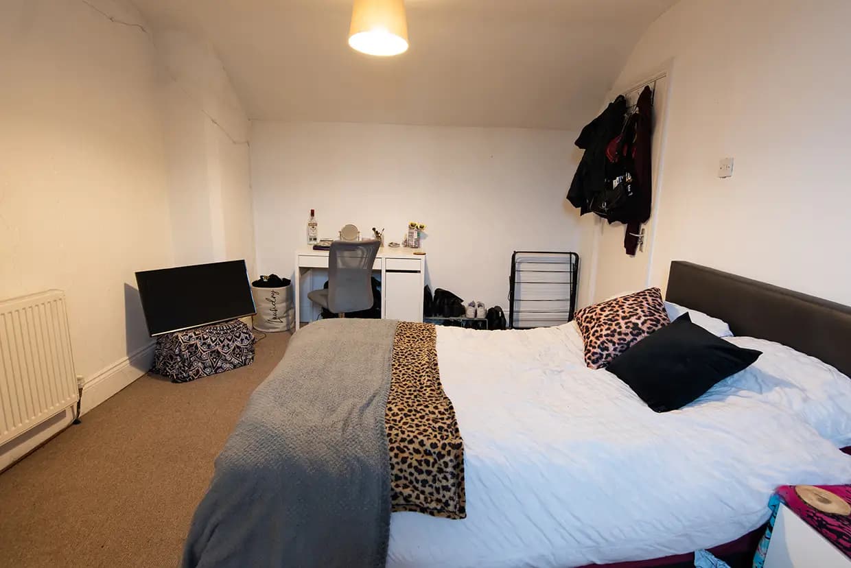 property photo 12 of 16