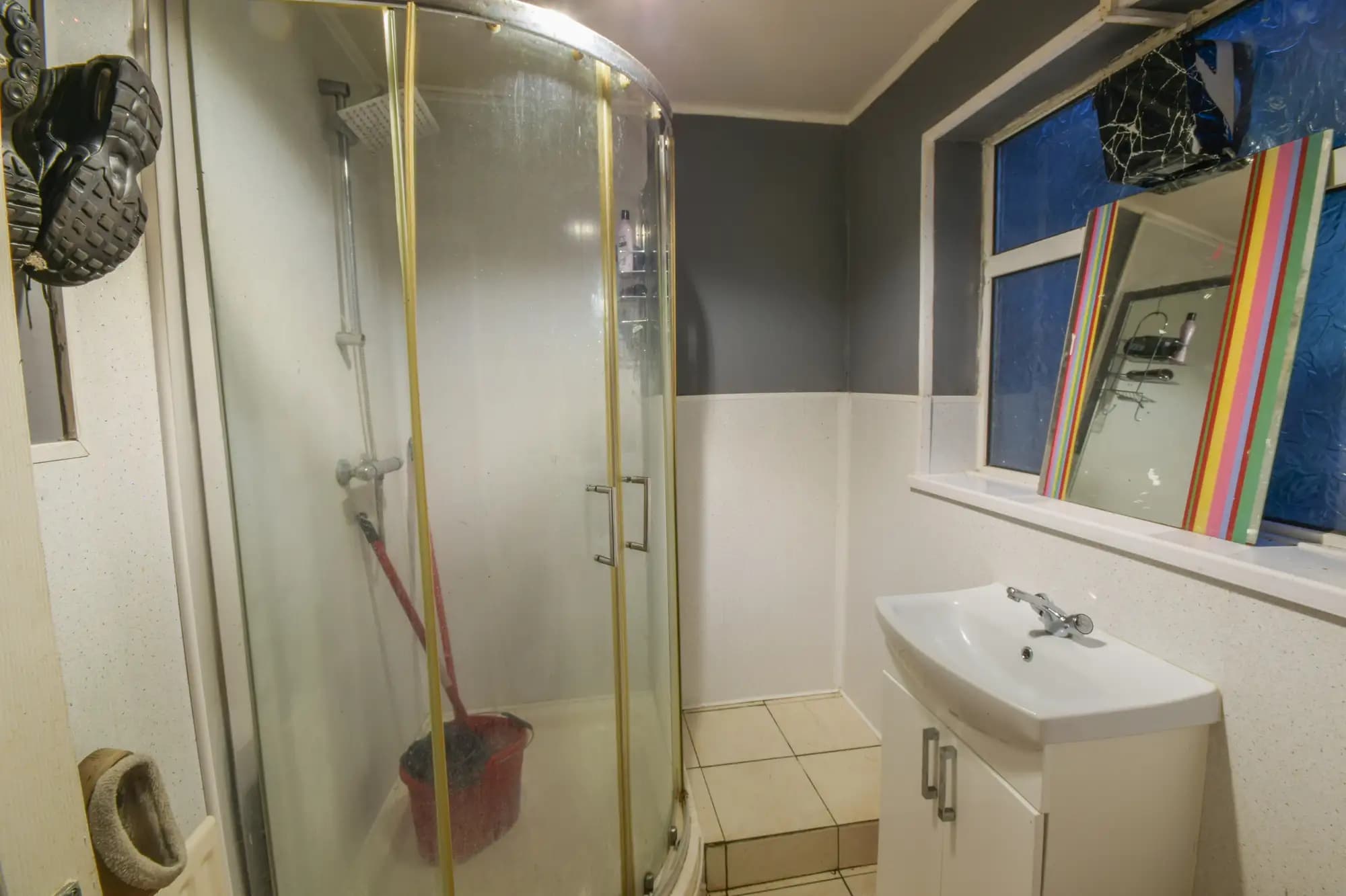 property photo 4 of 11