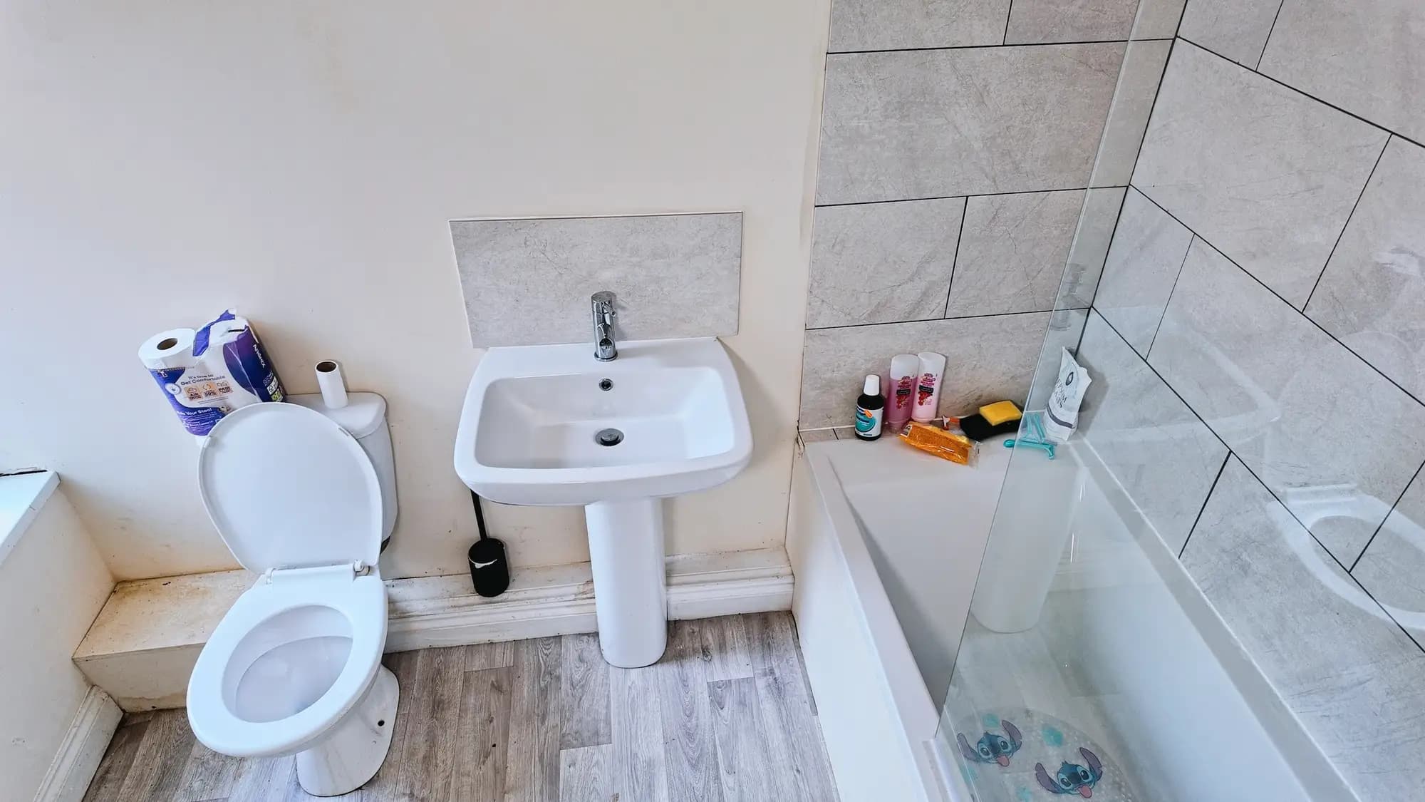 property photo 5 of 18