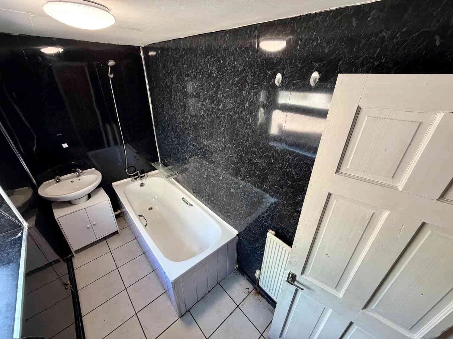 property photo 14 of 29