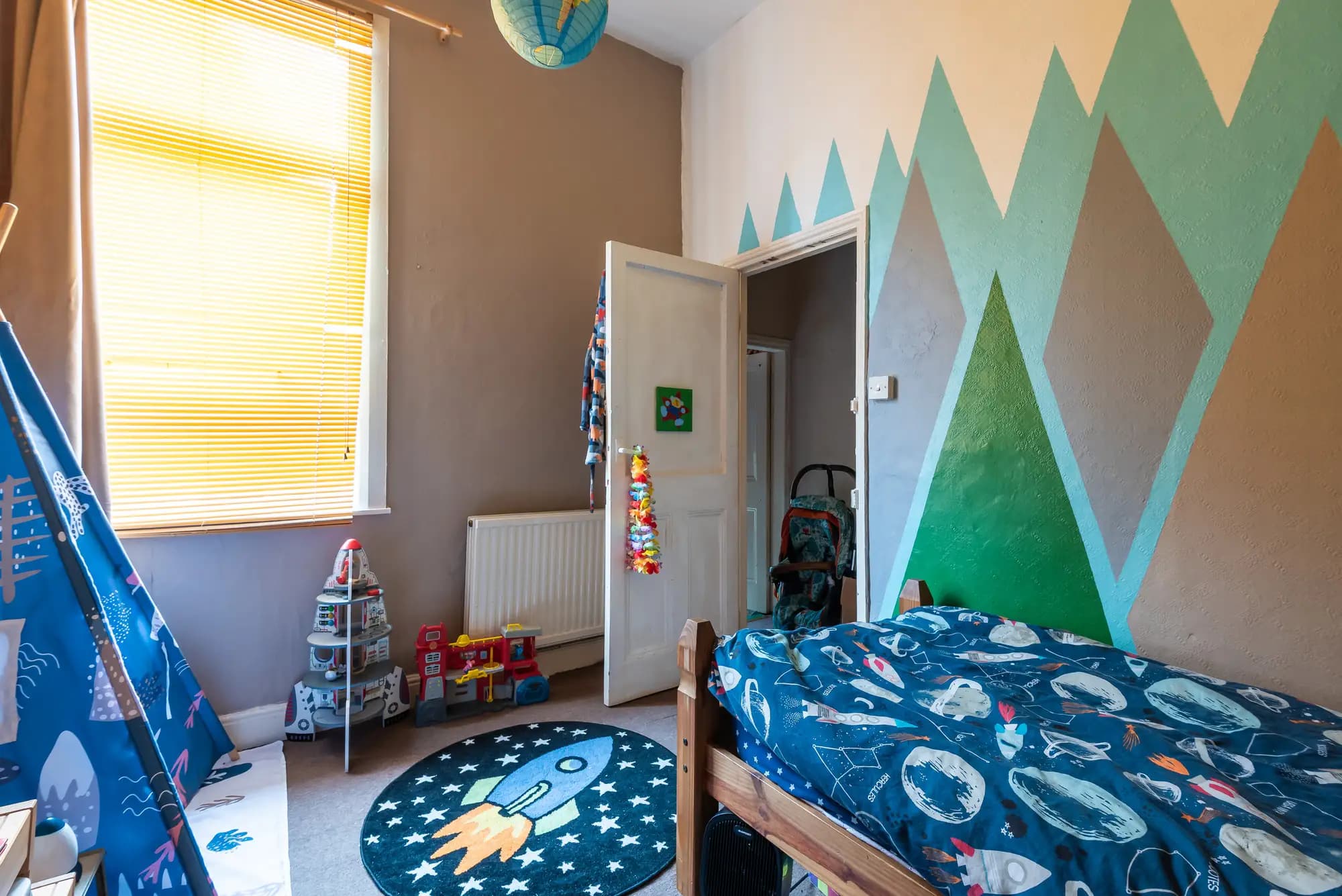 property photo 19 of 28