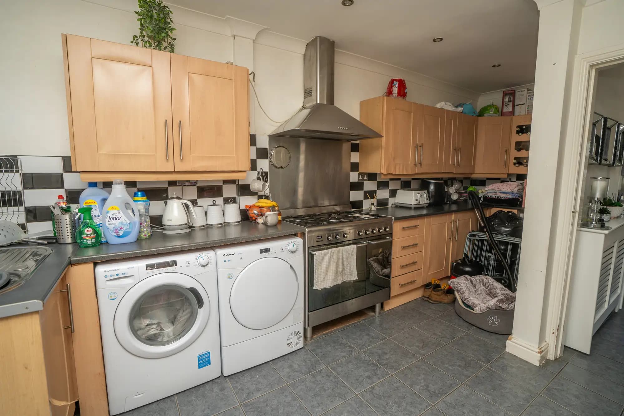 property photo 6 of 23