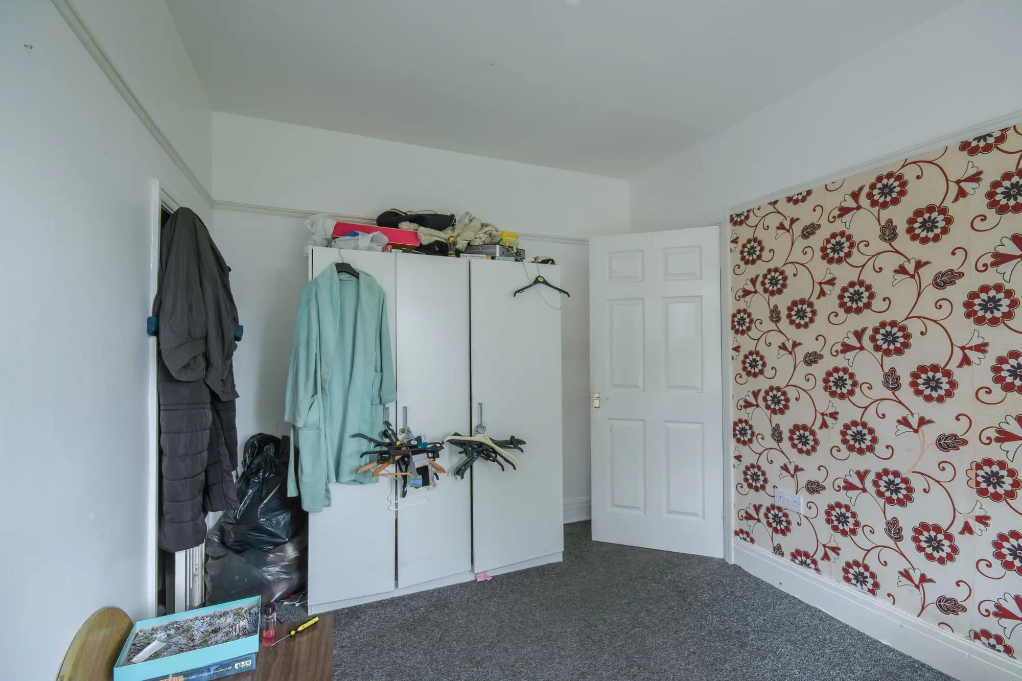 property photo 8 of 18