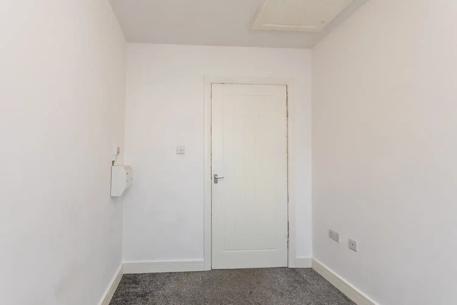 property photo 11 of 14