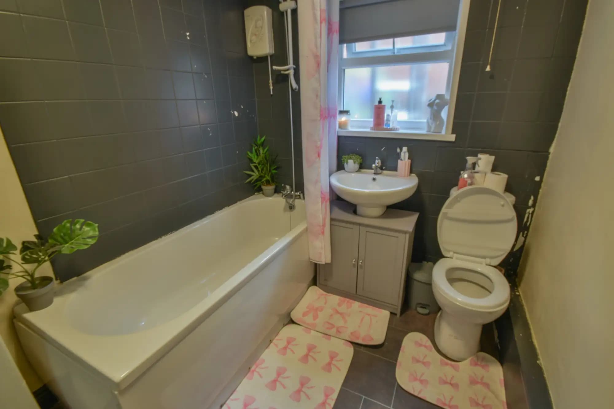 property photo 5 of 15