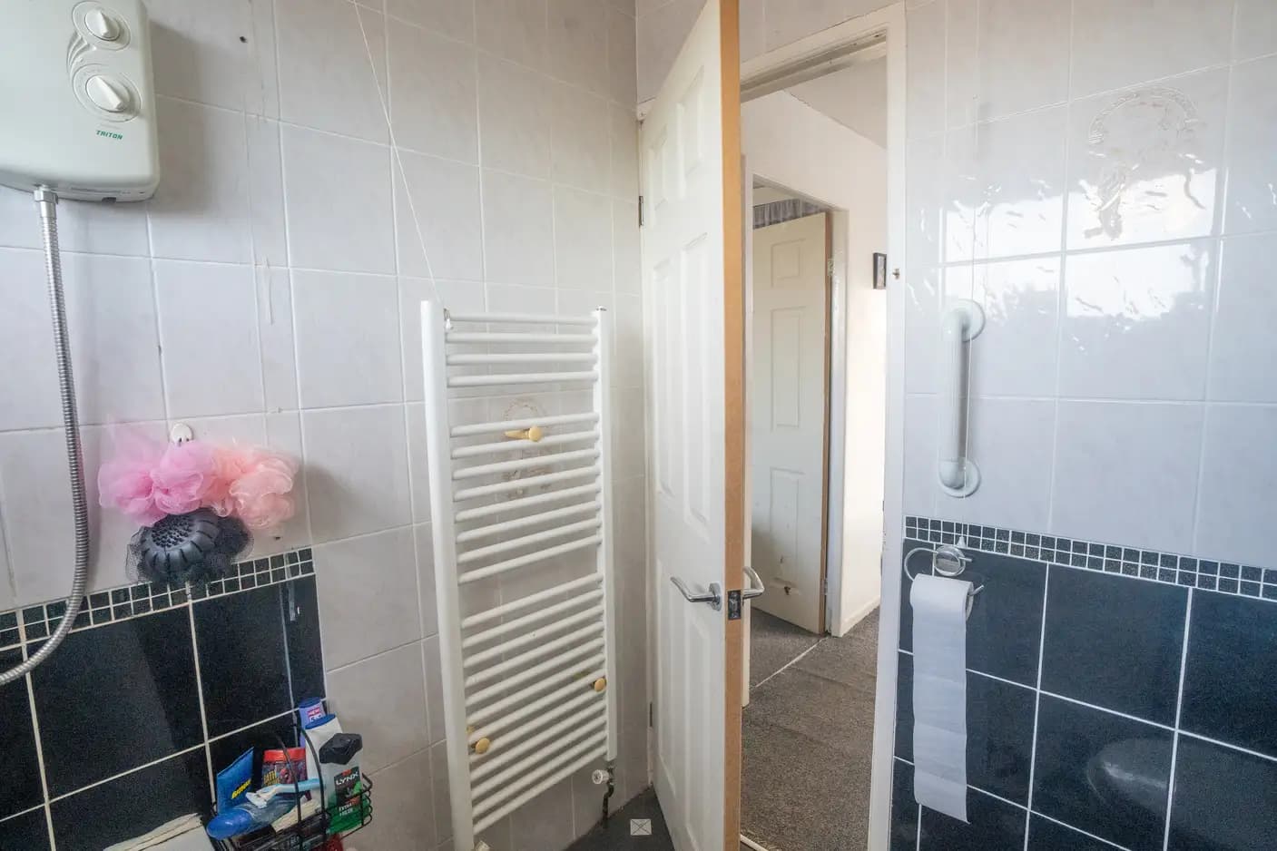 property photo 11 of 27