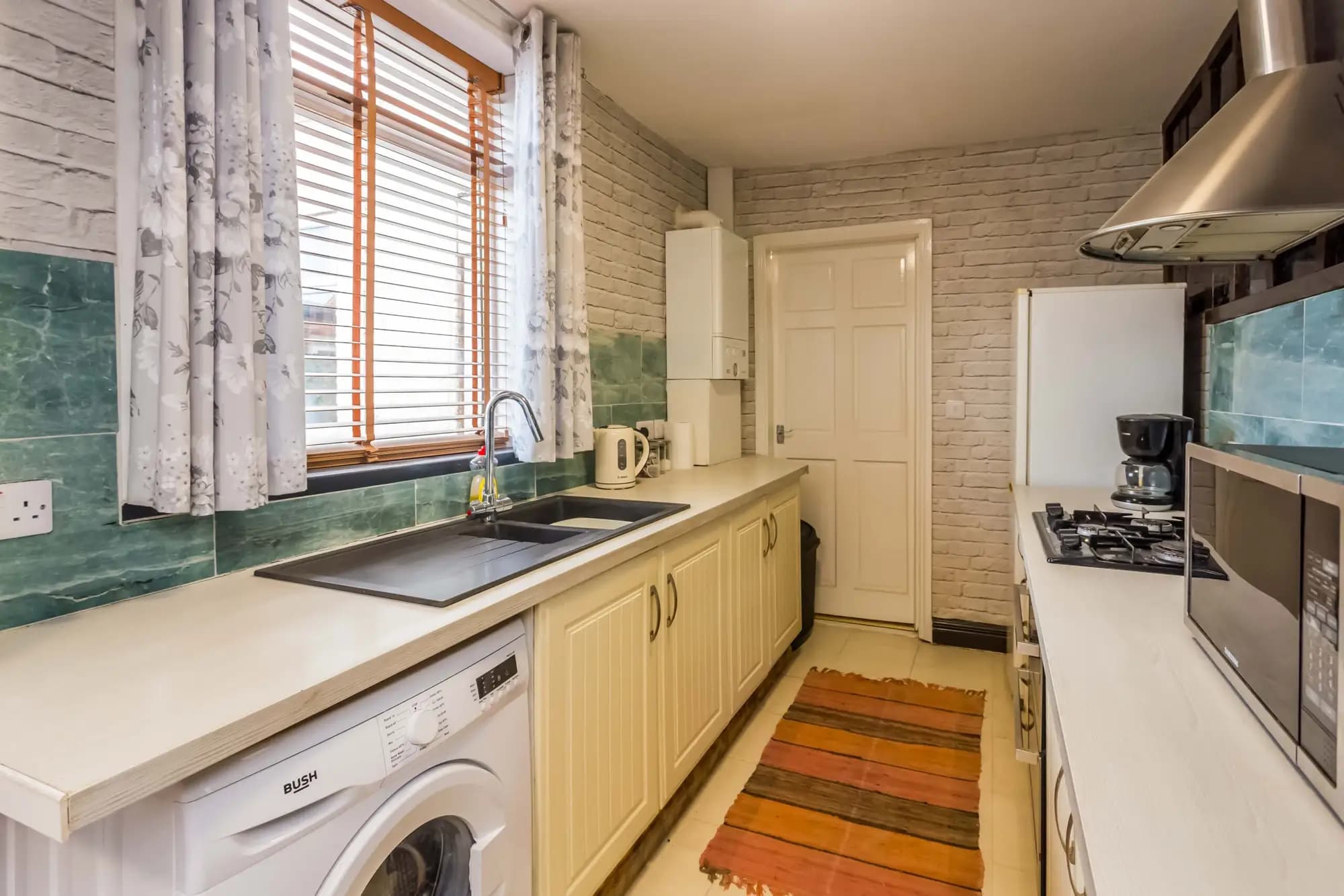property photo 6 of 25