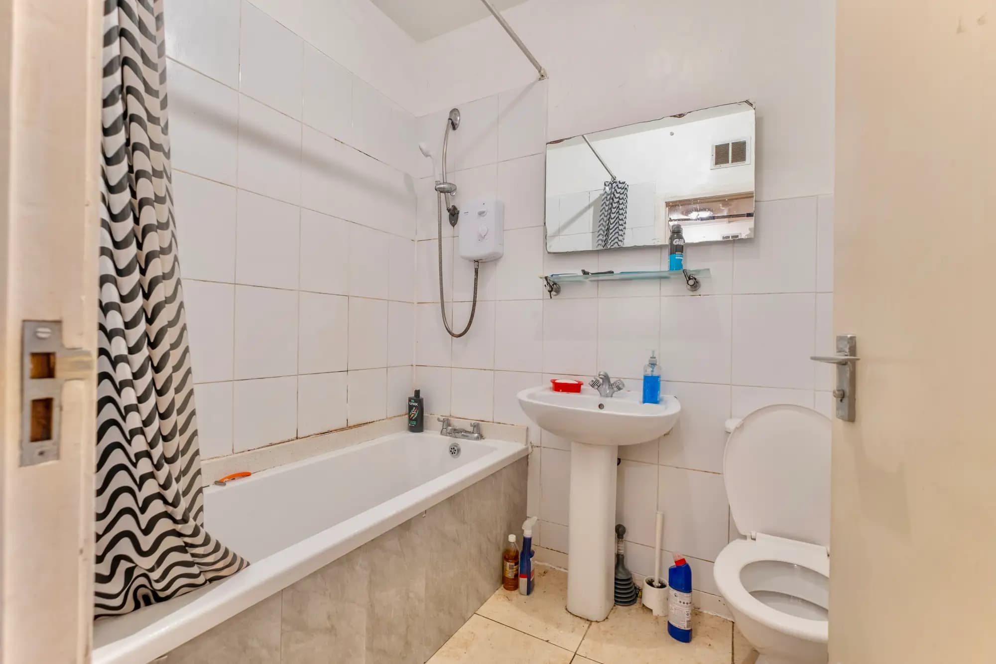 property photo 8 of 20