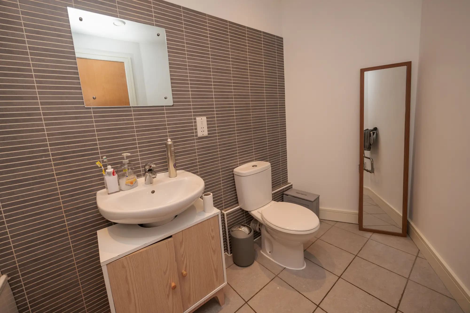 property photo 6 of 13