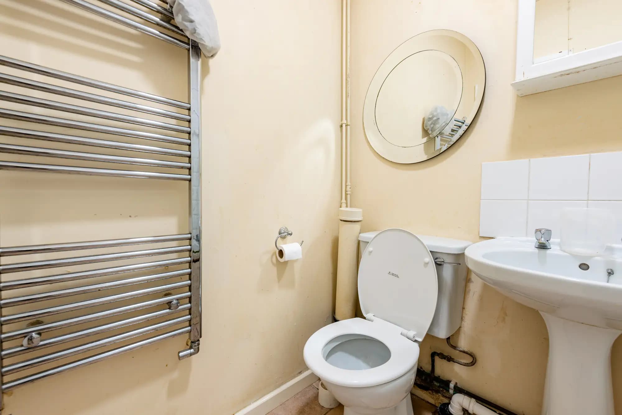 property photo 5 of 15