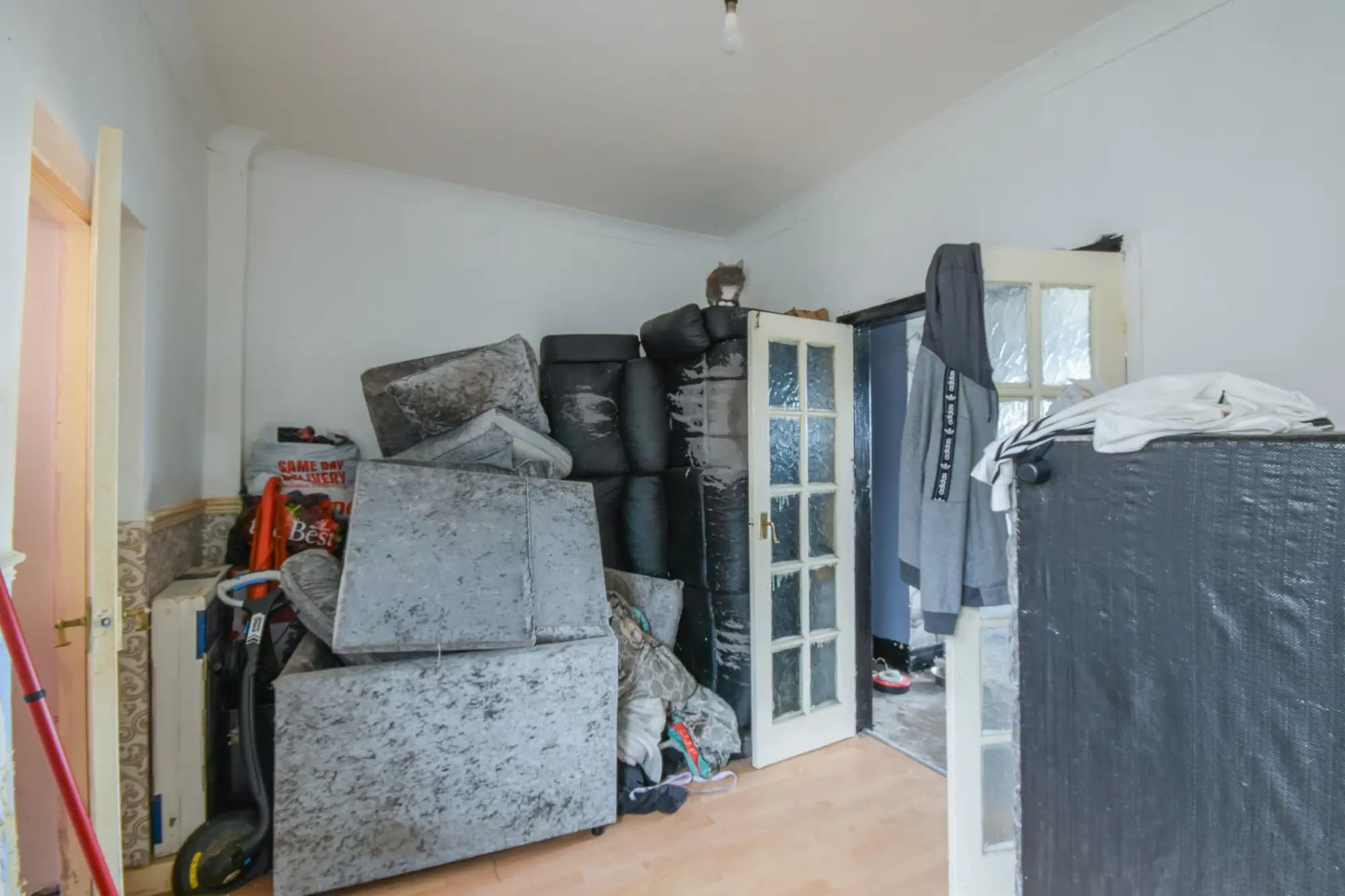 property photo 5 of 16