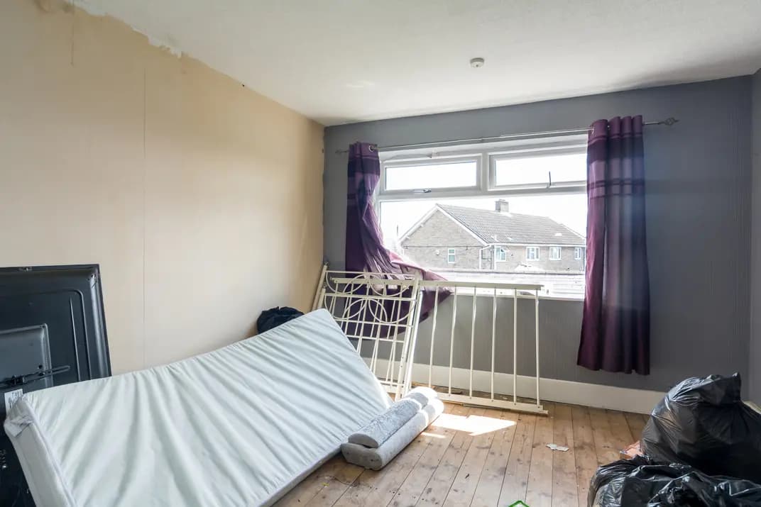 property photo 13 of 28