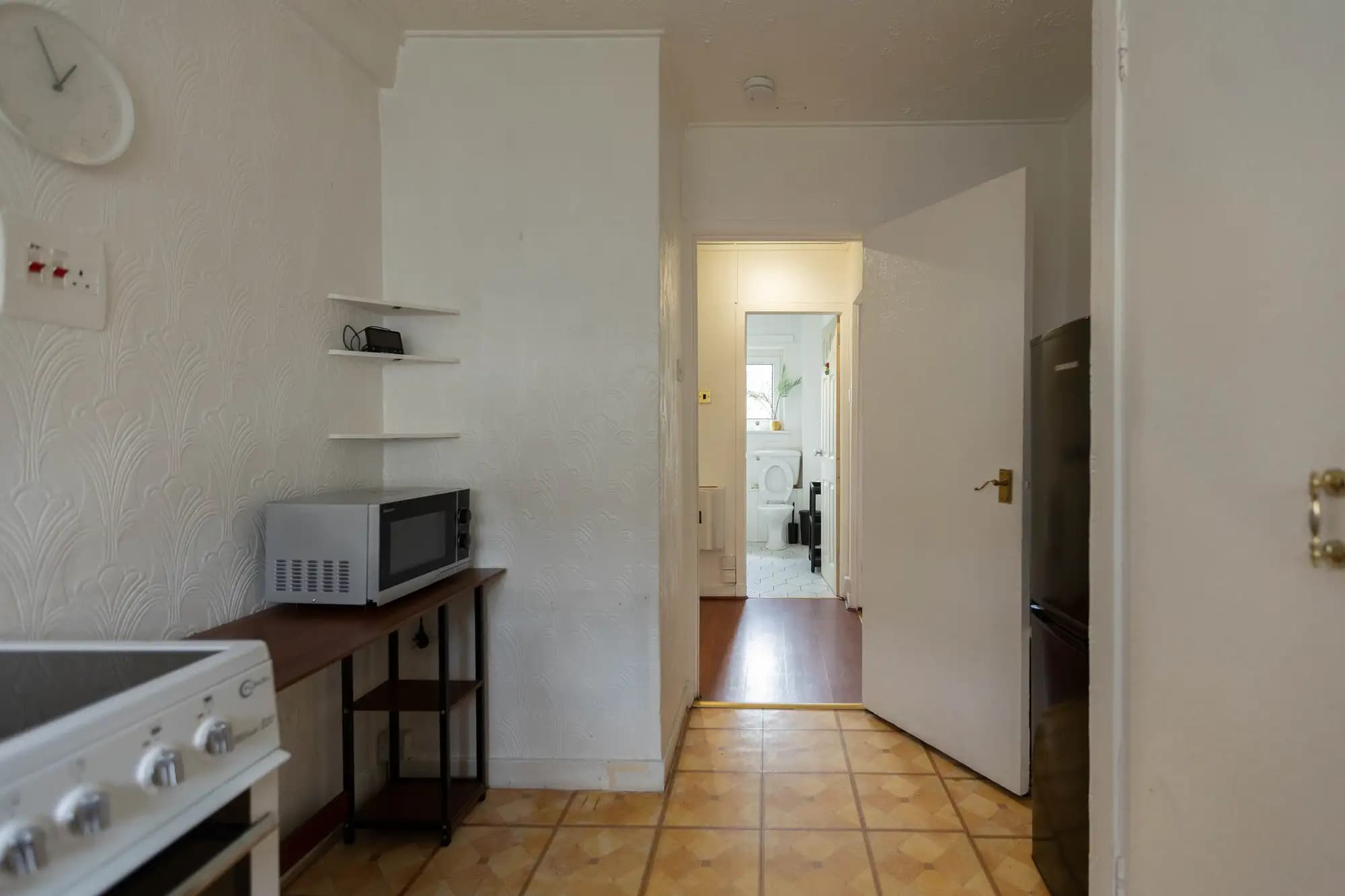 property photo 5 of 20