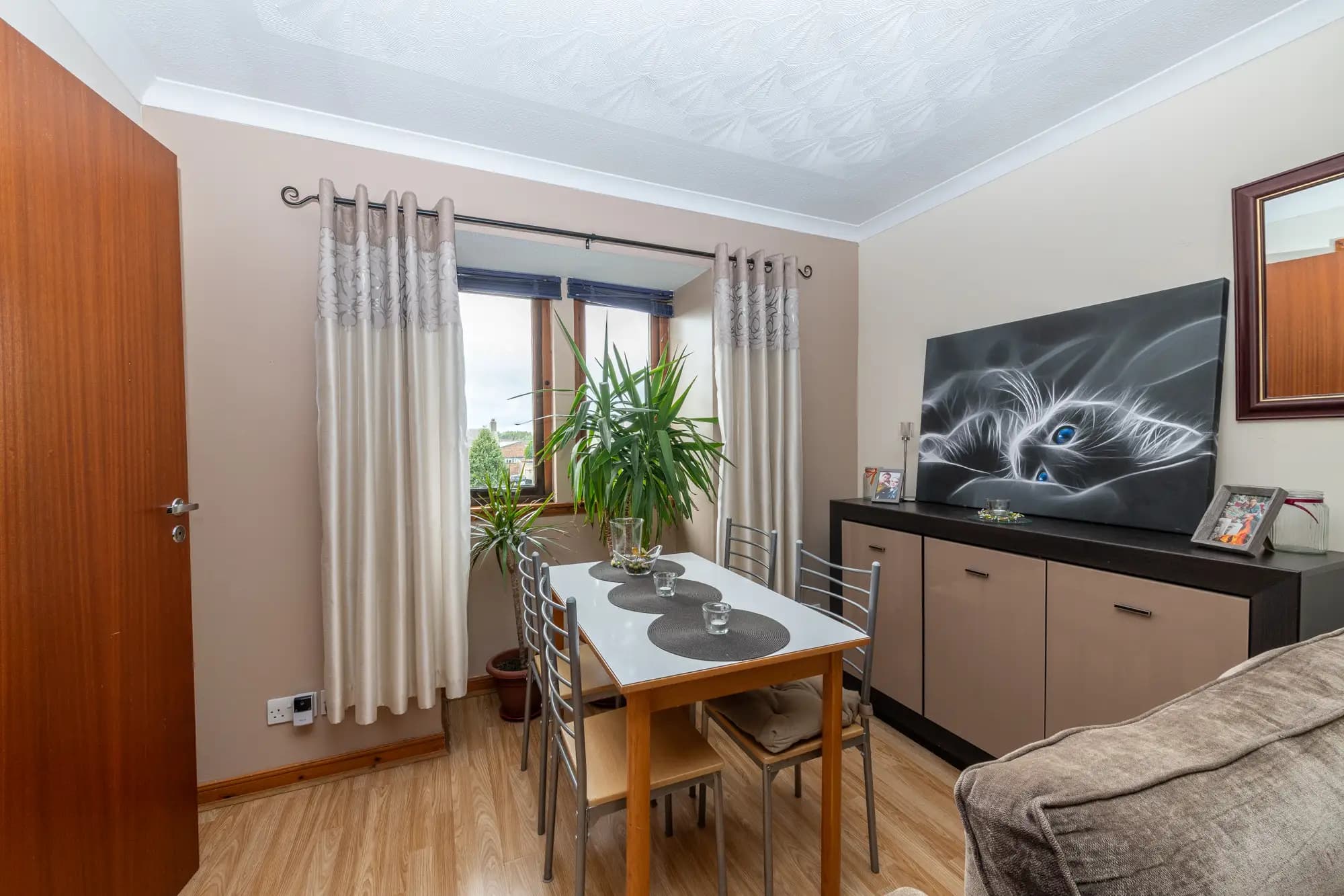 property photo 6 of 25