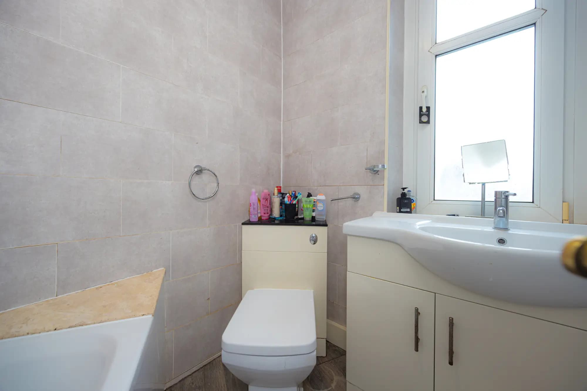 property photo 8 of 15
