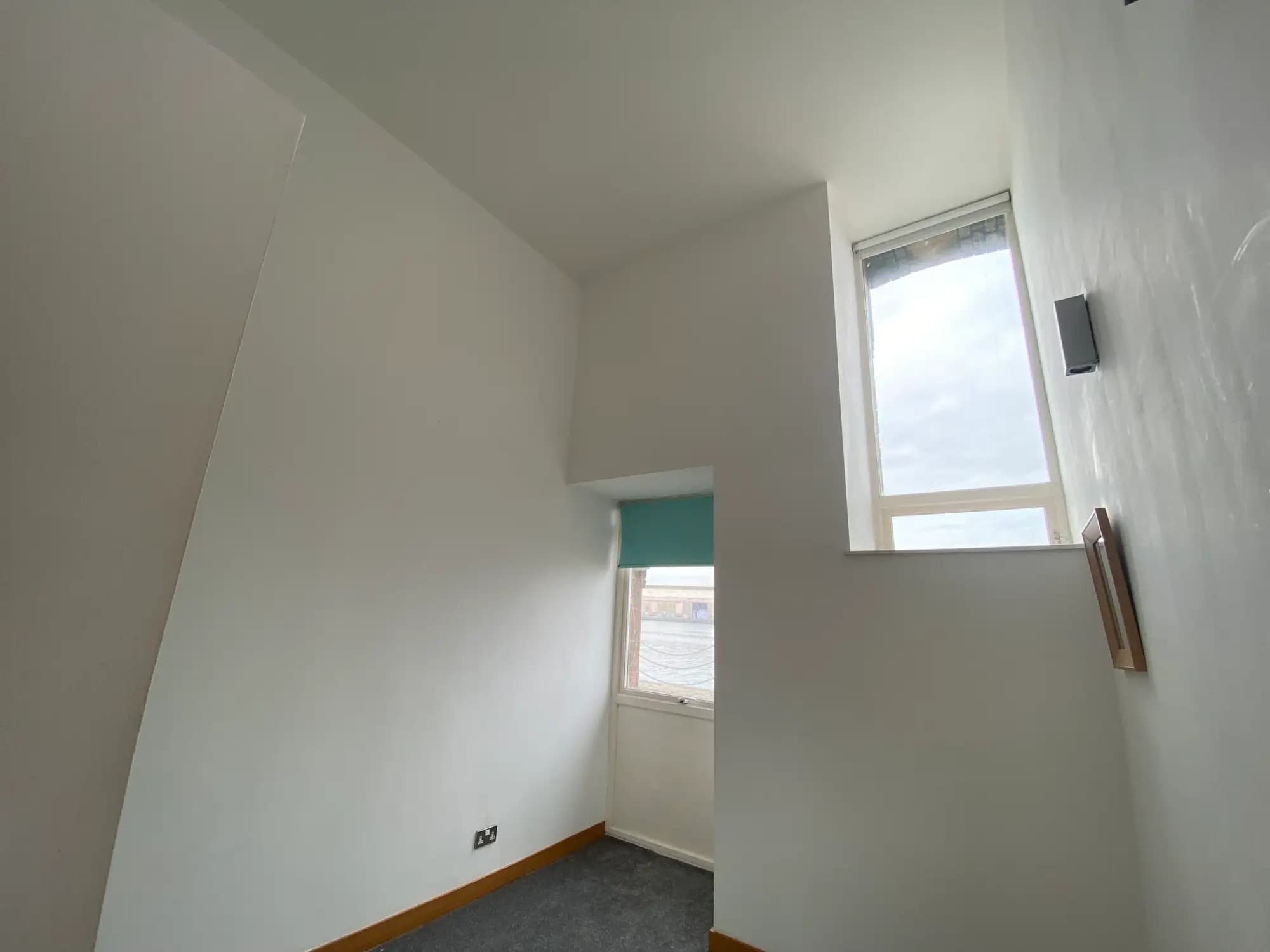 property photo 13 of 21