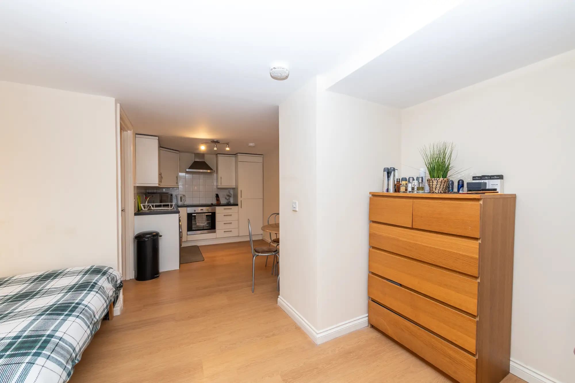 property photo 21 of 31
