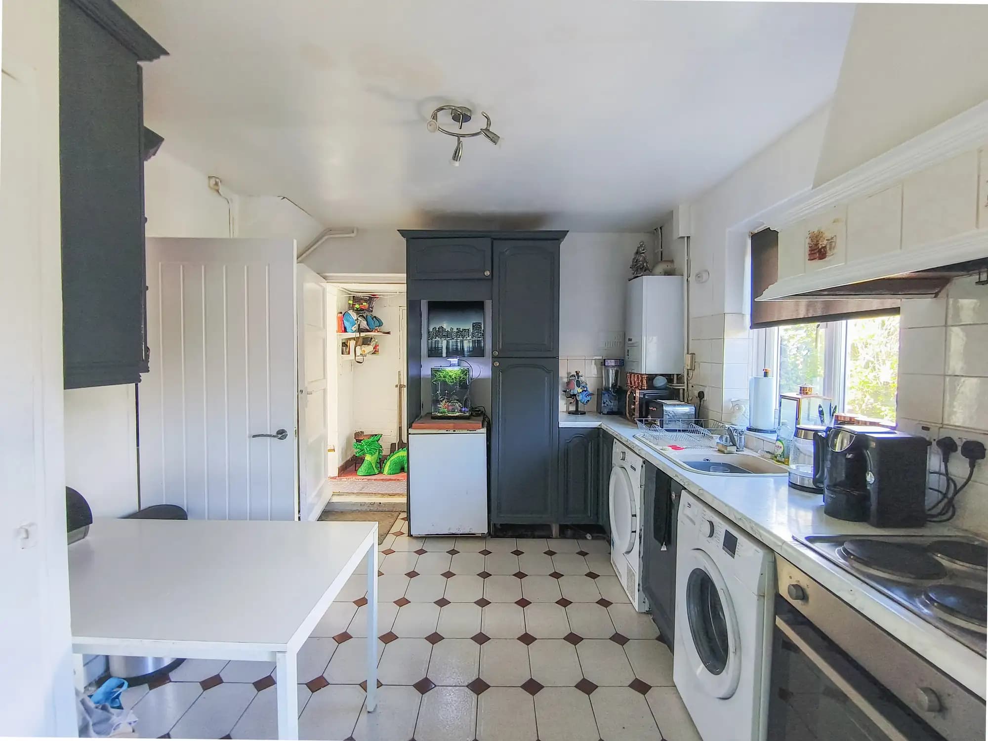 property photo 5 of 16