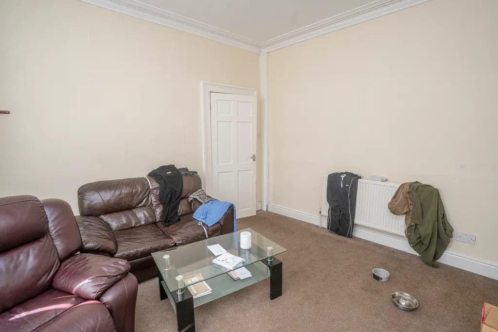property photo 4 of 32
