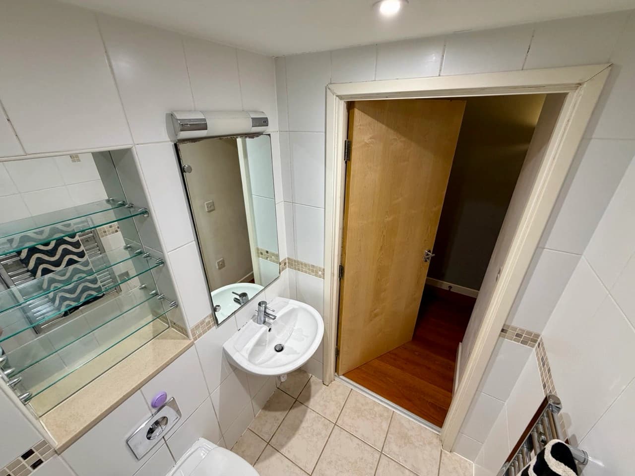 property photo 11 of 18