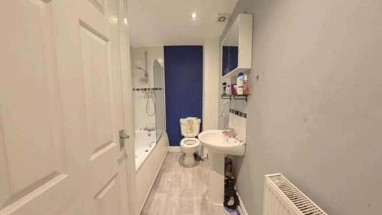 property photo 10 of 37