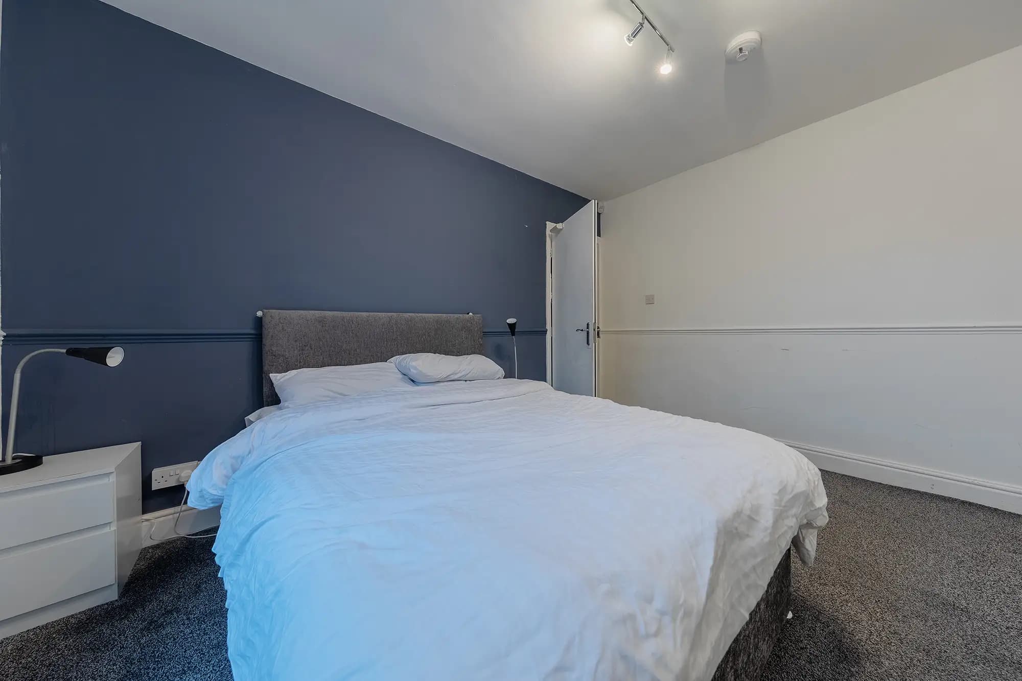 property photo 11 of 31