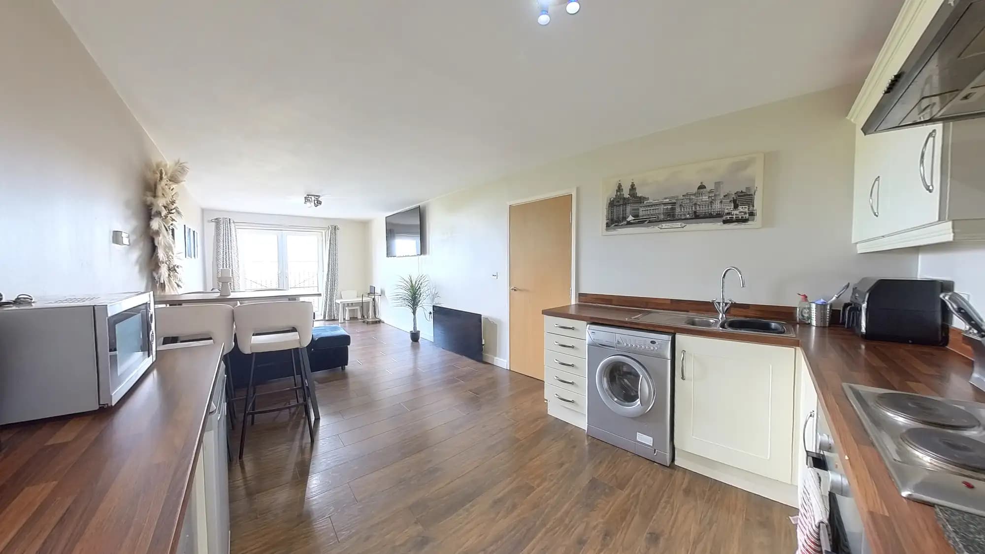 property photo 6 of 15