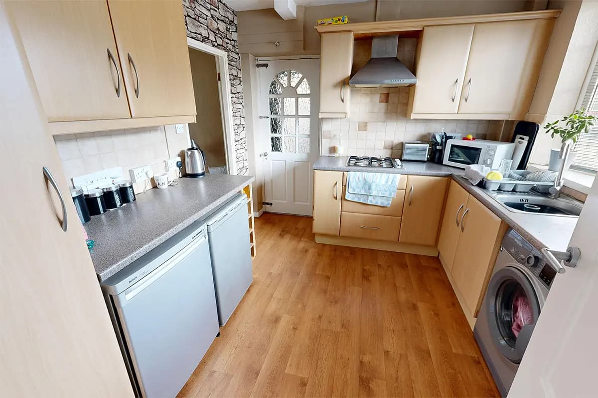 property photo 6 of 35