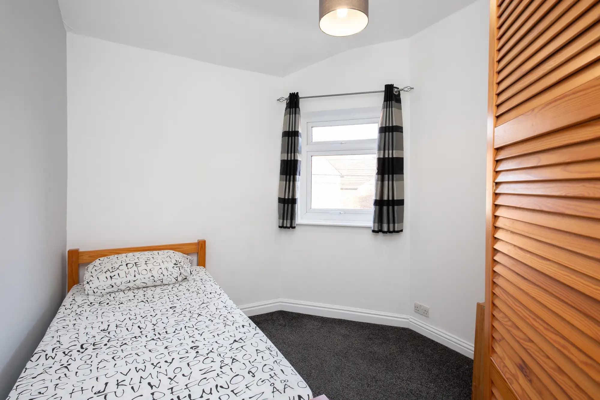 property photo 13 of 21