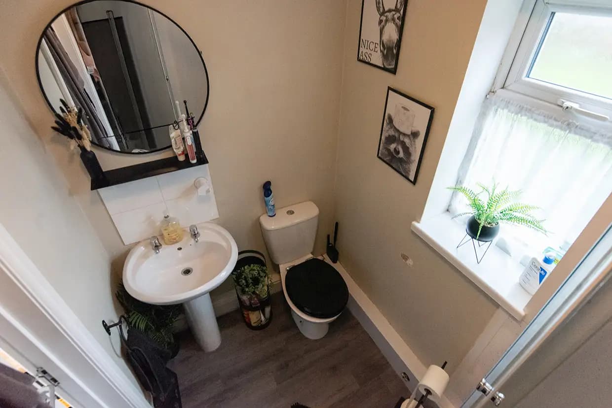 property photo 5 of 24