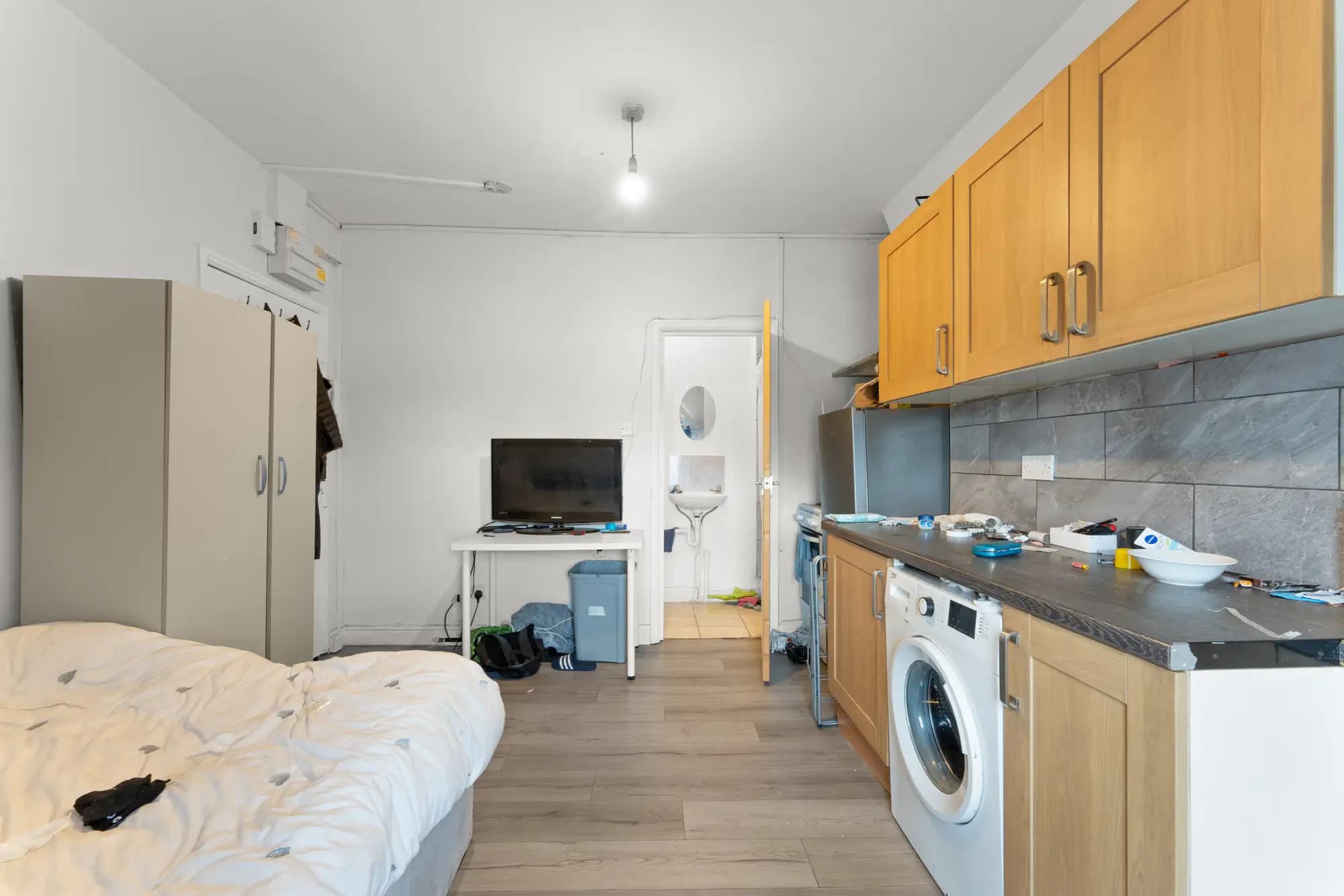 property photo 4 of 11