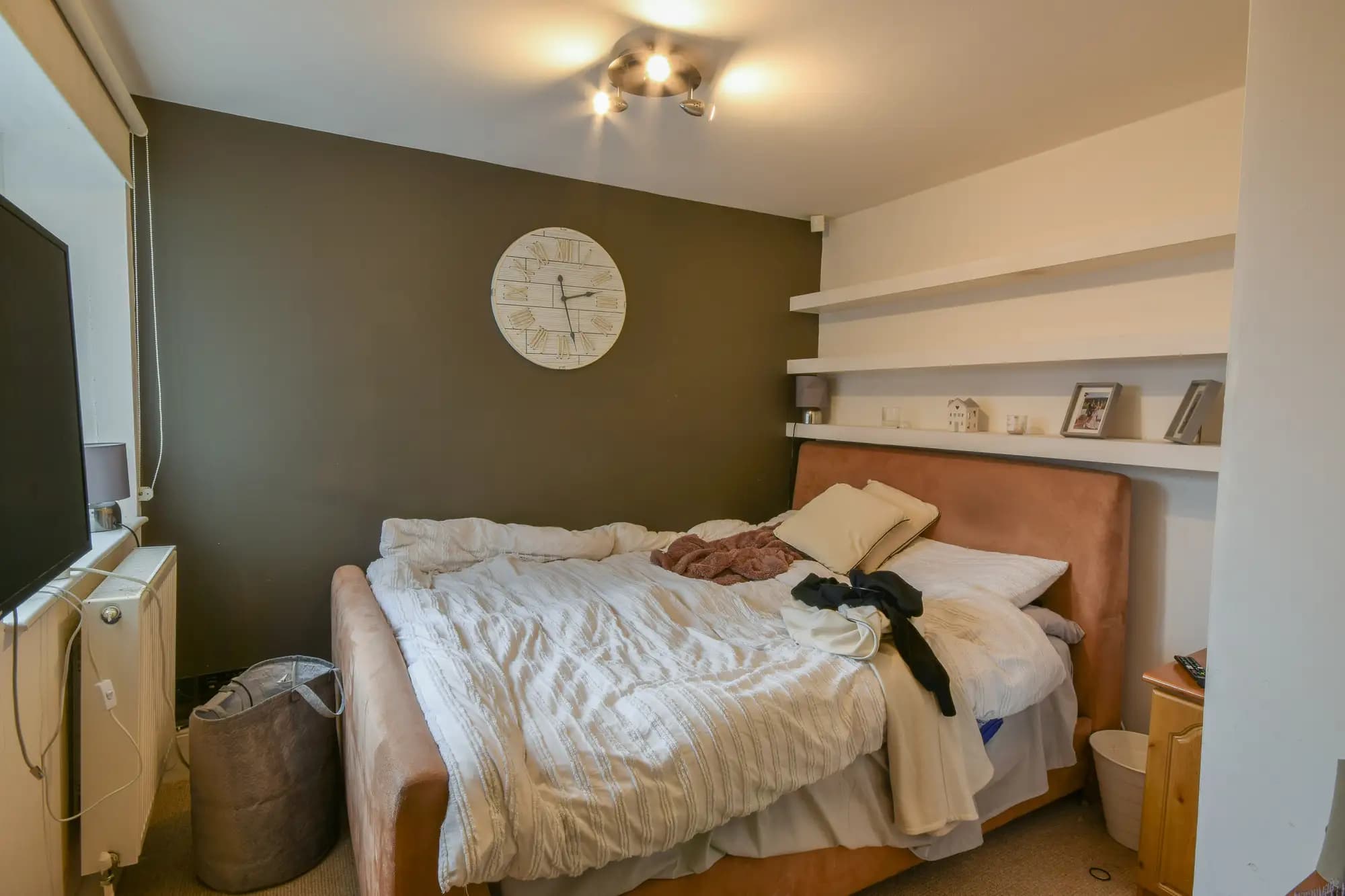 property photo 8 of 15